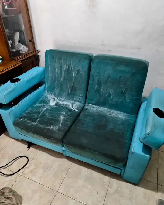 Sofabed lipat sebelum dicuci oleh Indeep Cleaning